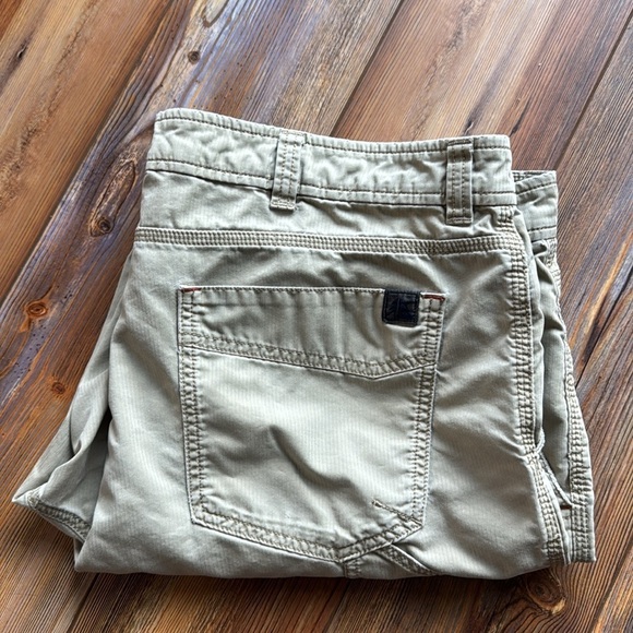 L.L. BEAN khaki color cargo pants 40 x 30 - Picture 8 of 8